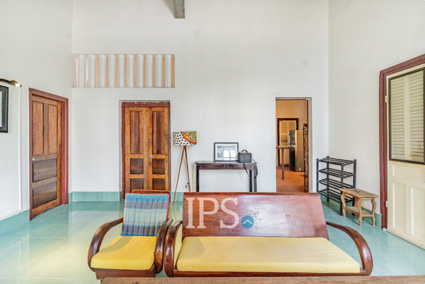Renovated 2 Bedroom Apartment For Rent - Srah Chork, Phnom Penh