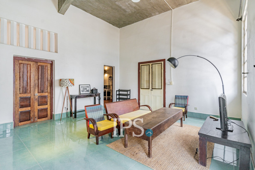 Renovated 2 Bedroom Apartment For Rent - Srah Chork, Phnom Penh