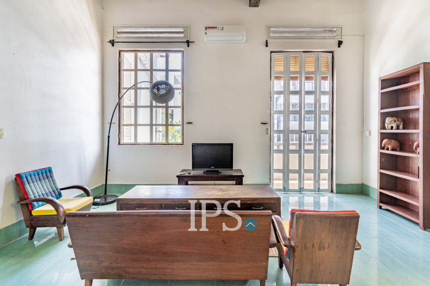 Renovated 2 Bedroom Apartment For Rent - Srah Chork, Phnom Penh