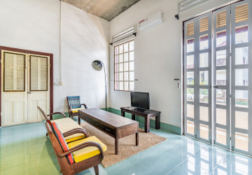 Renovated 2 Bedroom Apartment For Rent - Srah Chork, Phnom Penh thumbnail