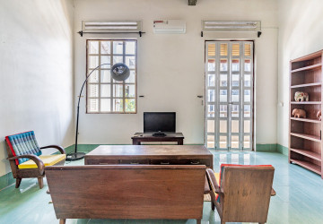 Renovated 2 Bedroom Apartment For Rent - Srah Chork, Phnom Penh thumbnail