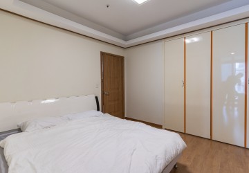 1 Bedroom Condo For Rent - DeCastle Royal, BKK1, Phnom Penh thumbnail