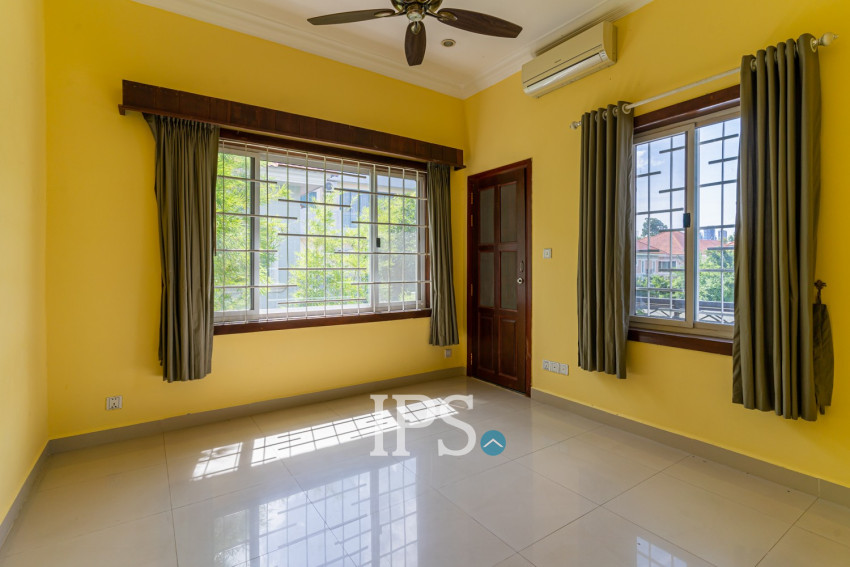 4 Bedroom Villa For Rent - Bassac Garden, Tonle Bassac, Phnom Penh