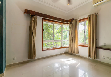 4 Bedroom Villa For Rent - Bassac Garden, Tonle Bassac, Phnom Penh thumbnail