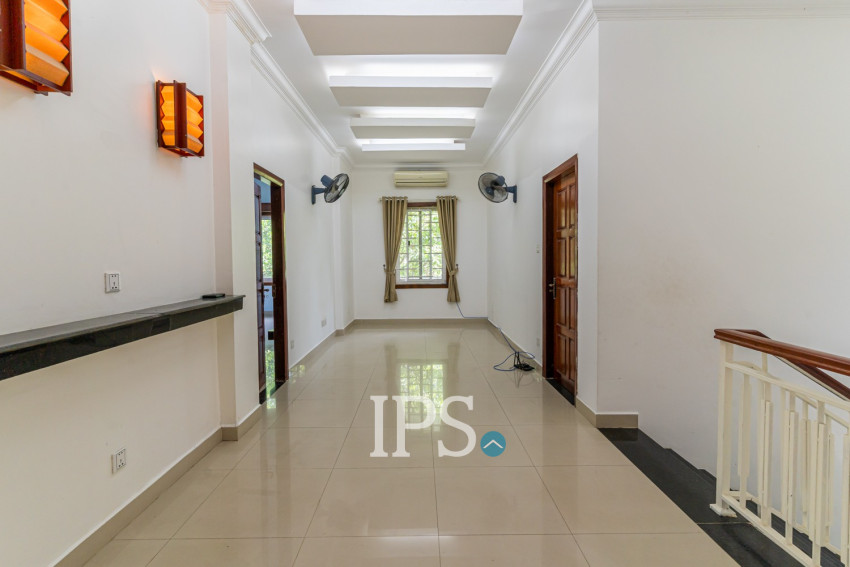 4 Bedroom Villa For Rent - Bassac Garden, Tonle Bassac, Phnom Penh