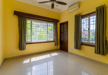 4 Bedroom Villa For Rent - Bassac Garden, Tonle Bassac, Phnom Penh thumbnail