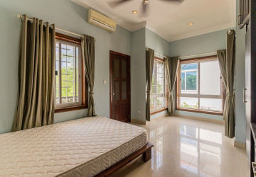 4 Bedroom Villa For Rent - Bassac Garden, Tonle Bassac, Phnom Penh thumbnail