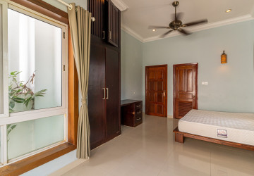 4 Bedroom Villa For Rent - Bassac Garden, Tonle Bassac, Phnom Penh thumbnail