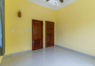 4 Bedroom Villa For Rent - Bassac Garden, Tonle Bassac, Phnom Penh thumbnail