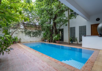 2 Bedroom Apartment For Rent in Tonle Bassac, Phnom Penh thumbnail