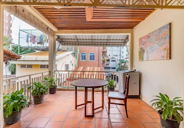 Renovated 2 Bedroom Apartment For Rent - Chakto Mukh, Phnom Penh thumbnail