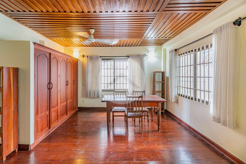 Renovated 2 Bedroom Apartment For Rent - Chakto Mukh, Phnom Penh