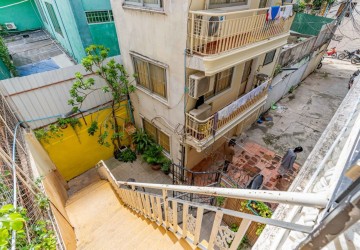 Renovated 2 Bedroom Apartment For Rent - Chakto Mukh, Phnom Penh thumbnail