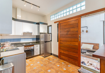 Renovated 2 Bedroom Apartment For Rent - BKK1, Phnom Penh thumbnail