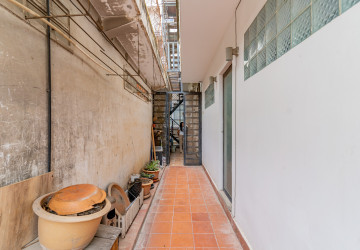 Renovated 2 Bedroom Apartment For Rent - BKK1, Phnom Penh thumbnail