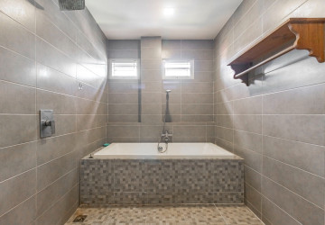 2 Bedroom Apartment For Rent - Kouk Chak, Siem Reap thumbnail