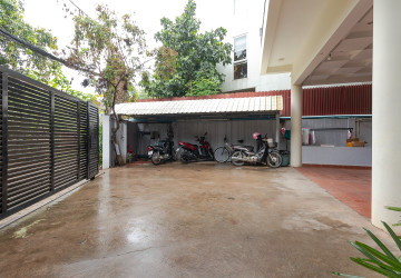 2 Bedroom Apartment For Rent - Slor Kram, Siem Reap thumbnail