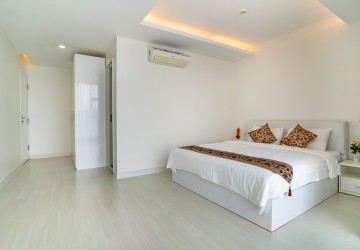 3 Bedroom Serviced Apartment For Rent in BKK1, Phnom Penh thumbnail