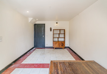 Renovated Duplex 2 Bedroom Apartment For Sale - Srah Chork, Phnom Penh thumbnail