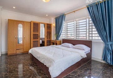 2 Bedroom Apartment for Rent - Tonle Bassac - Phnom Penh thumbnail