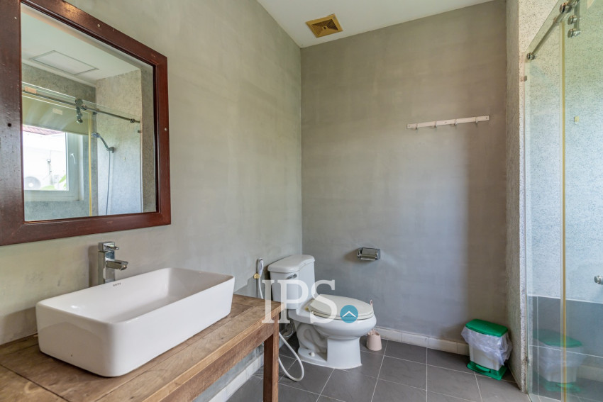 2 Bedroom Serviced Apartment For Rent - BKK1, Phnom Penh