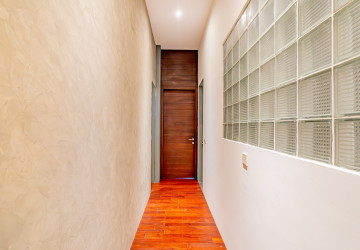 1 Bedroom Serviced Apartment For Rent - Tonle Bassac, Phnom Penh thumbnail