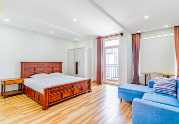2 Bedrooms Serviced Apartment for Rent- Tonle Bassac , Phnom Penh thumbnail