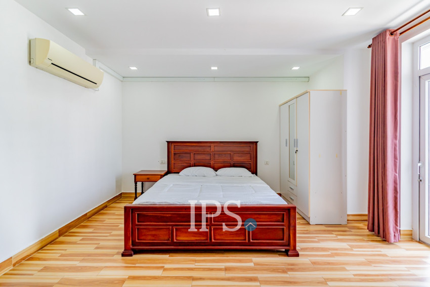 2 Bedrooms Serviced Apartment for Rent- Tonle Bassac , Phnom Penh