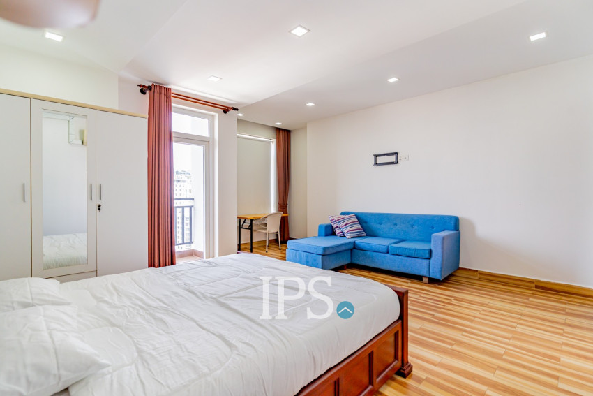 2 Bedrooms Serviced Apartment for Rent- Tonle Bassac , Phnom Penh