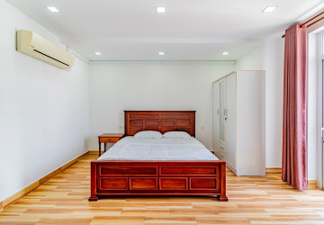 2 Bedrooms Serviced Apartment for Rent- Tonle Bassac , Phnom Penh thumbnail