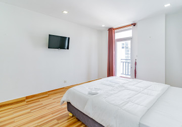 2 Bedrooms Serviced Apartment for Rent- Tonle Bassac , Phnom Penh thumbnail