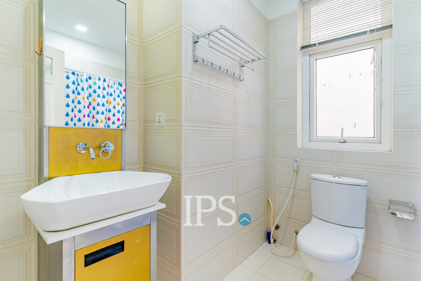 2 Bedrooms Serviced Apartment for Rent- Tonle Bassac , Phnom Penh