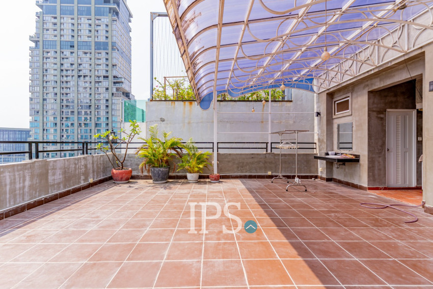 2 Bedrooms Serviced Apartment for Rent- Tonle Bassac , Phnom Penh