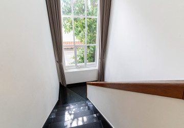 4 Bedroom Villa For Rent - Bassac Garden City, Tonle Bassac, Phnom Penh thumbnail