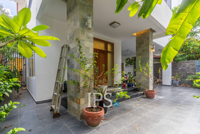 4 Bedroom Villa For Rent - Bassac Garden City, Tonle Bassac, Phnom Penh