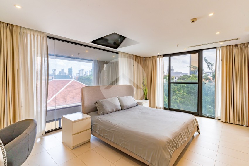 2 Bedroom Serviced Duplex Apartment For Rent - Chakto Mukh, Phnom Penh