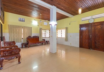 3 Bedrooms House for Rent - Slor Kram, Siem Reap thumbnail