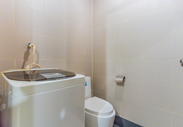 1 Bedroom Serviced Apartment For Rent - BKK1, Phnom Penh thumbnail