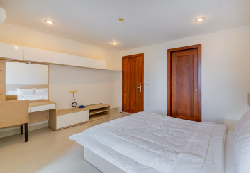 2 Bedroom Serviced Apartment For Rent - BKK1, Phnom Penh thumbnail