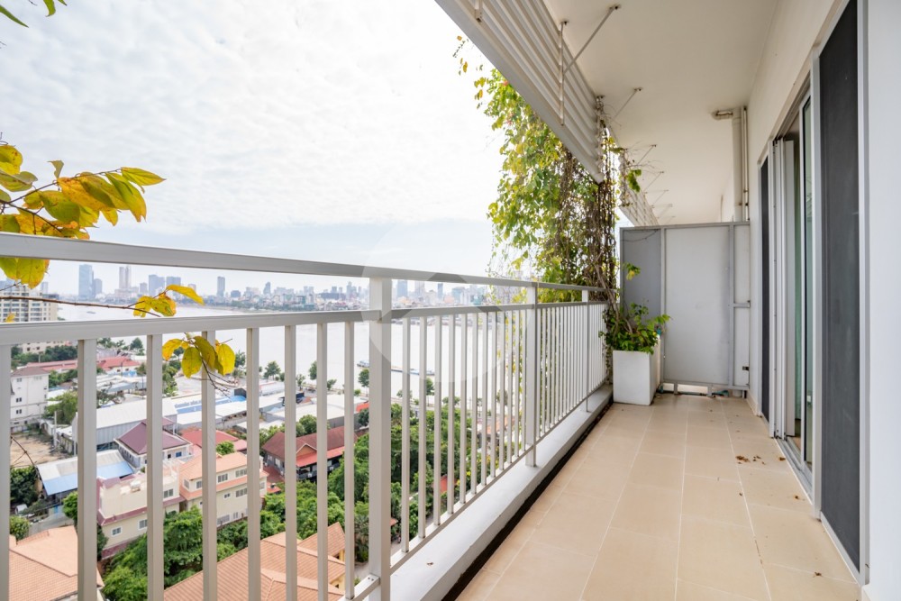 3 Bedroom Serviced Apartment For Rent - Chroy Changvar, Phnom Penh - Image 10