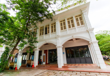 891 Sqm Commercial Building For Rent - Sala Kamreuk, Siem Reap thumbnail