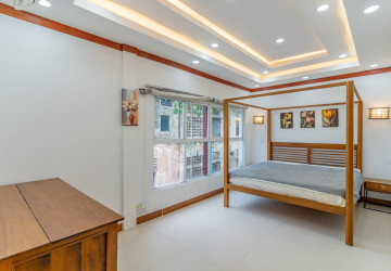 Renovated 3 Bedroom Apartment For Rent - Monorom, Phnom Penh thumbnail