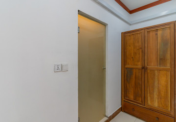 Renovated 3 Bedroom Apartment For Rent - Monorom, Phnom Penh thumbnail