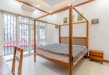 Renovated 3 Bedroom Apartment For Rent - Monorom, Phnom Penh thumbnail