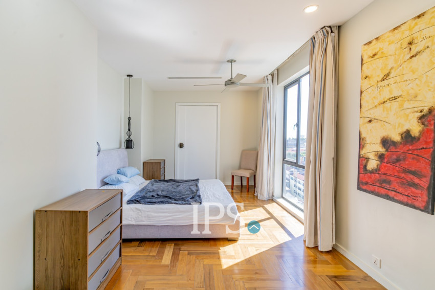 Duplex 3 Bedroom Serviced Apartment For Rent - Tonle Bassac, Phnom Penh