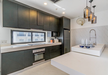 Duplex 3 Bedroom Serviced Apartment For Rent - Tonle Bassac, Phnom Penh thumbnail