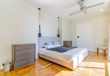 Duplex 3 Bedroom Serviced Apartment For Rent - Tonle Bassac, Phnom Penh thumbnail