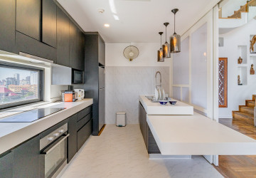 Duplex 3 Bedroom Serviced Apartment For Rent - Tonle Bassac, Phnom Penh thumbnail