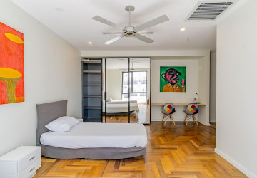 Duplex 3 Bedroom Serviced Apartment For Rent - Tonle Bassac, Phnom Penh thumbnail