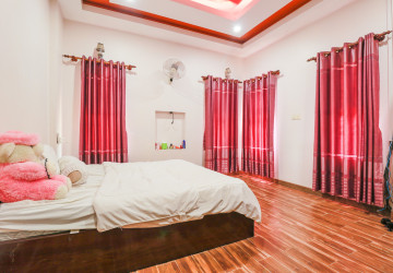 3 Bedroom House  For Rent- Sala Kamreuk, Siem Reap thumbnail